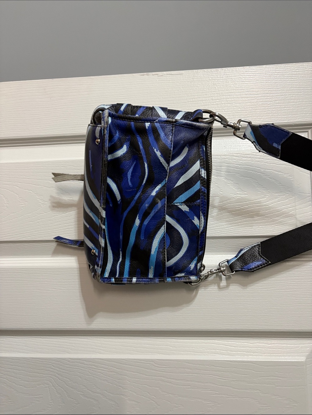 Aimee Kestenberg Blue Black Patterned Crossbody Bag - Picture 4 of 5